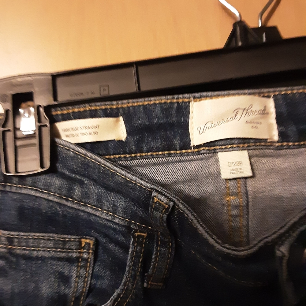 Mid Rise Straight Size 8 - Picture 2 of 3